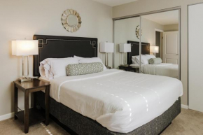 2 Modern Apts Near Nightlife & Attractions